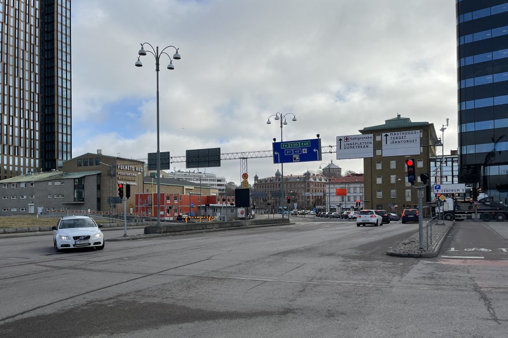 Översiktsbild över Järntorgsmotet. Bilkö mot Järntorget.