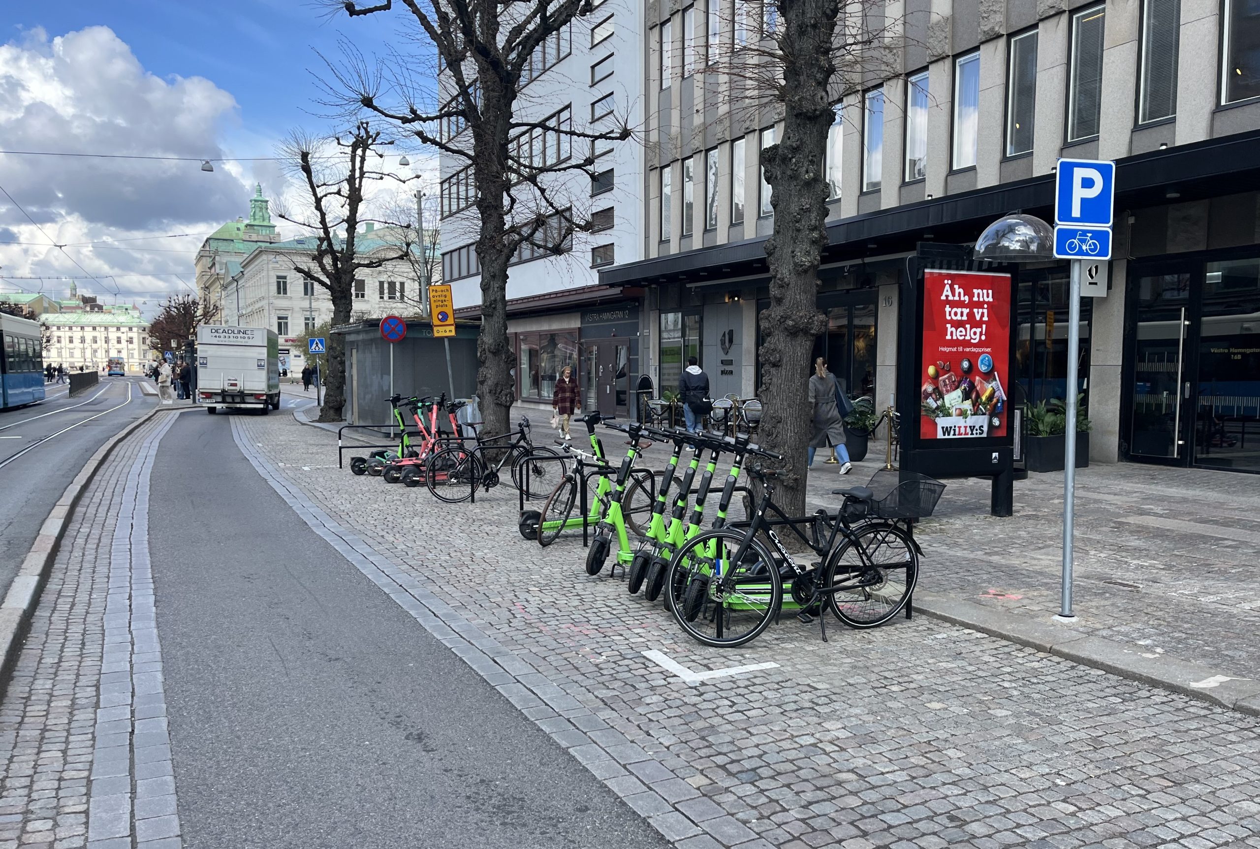 Nya cykelparkeringar ersätter p-platser i centrum