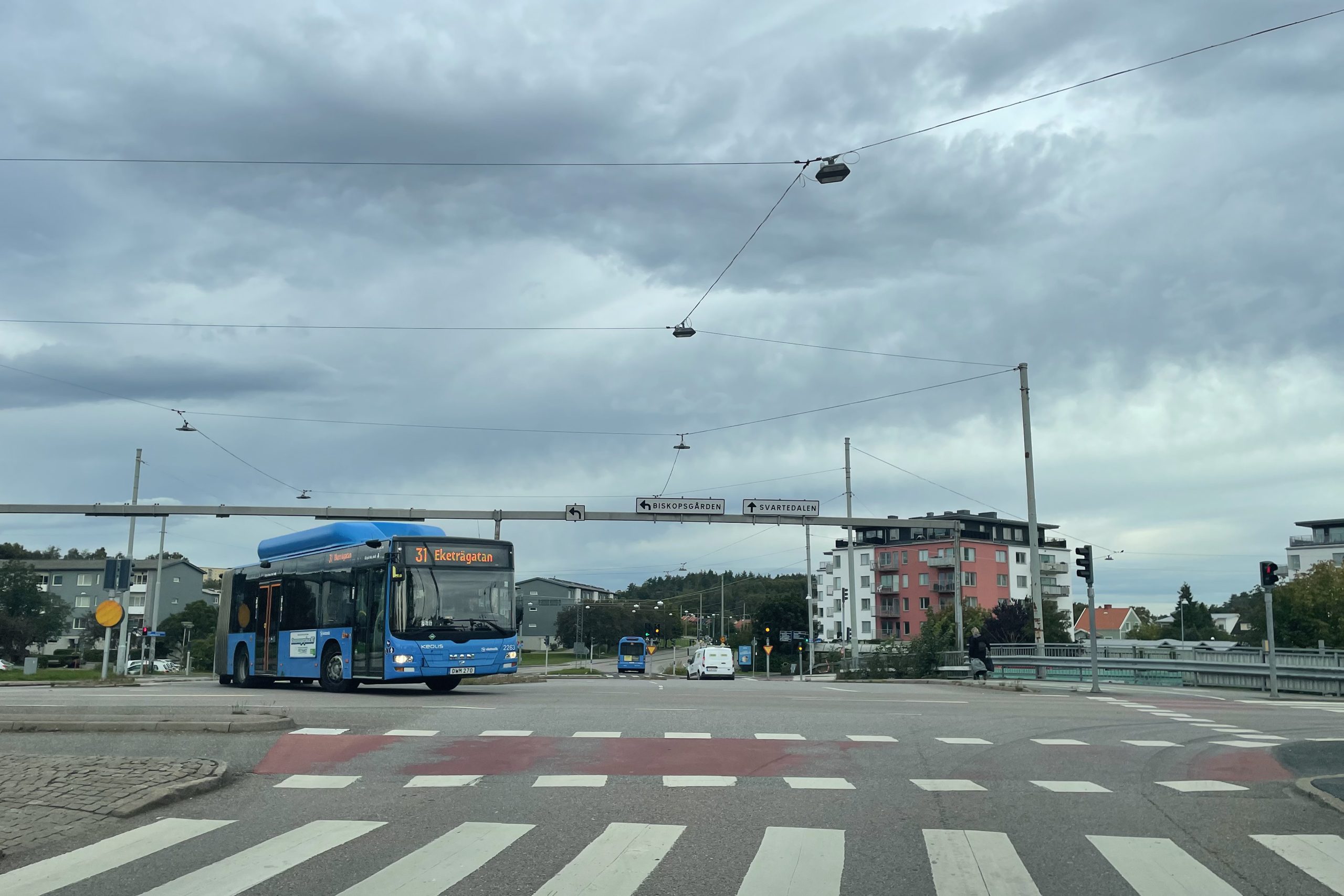 Trafiken vid Eketrägatans hållplats leds om